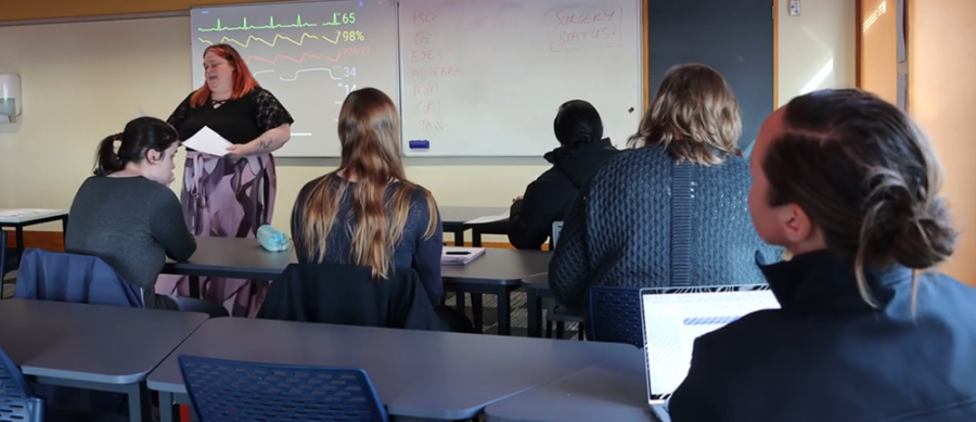 Te Atakura coach Janelle Kiriona (right) observes a colleague's lesson